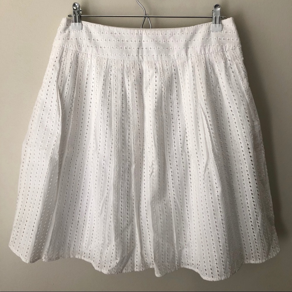 Liz Claiborne • 8P • White Pleated Eyelet Skirt